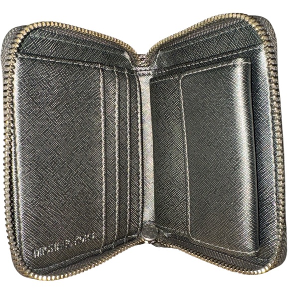 MICHAEL KORS WALLET METALLIC GUNMETAL 4 1/2” L x 3 1/2” H FEW SCRATCHES ON PLATE - Picture 3 of 3